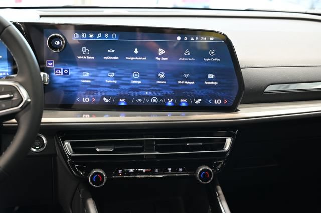 New 2027 Chevrolet Traverse LT w/ Sun and Wheel Package FWD image 15