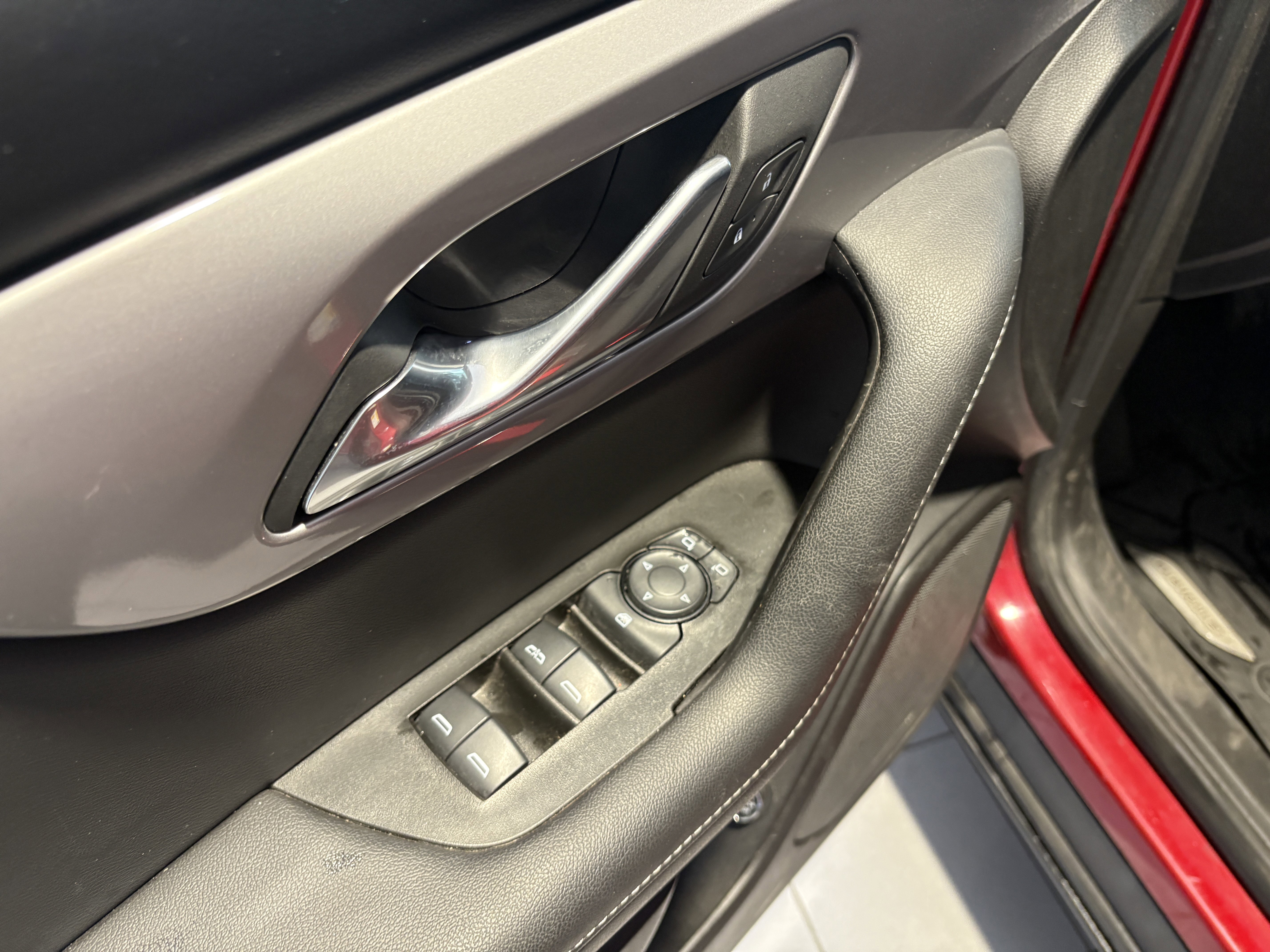 Used 2024 Chevrolet Blazer LT w/ Convenience Package image 8