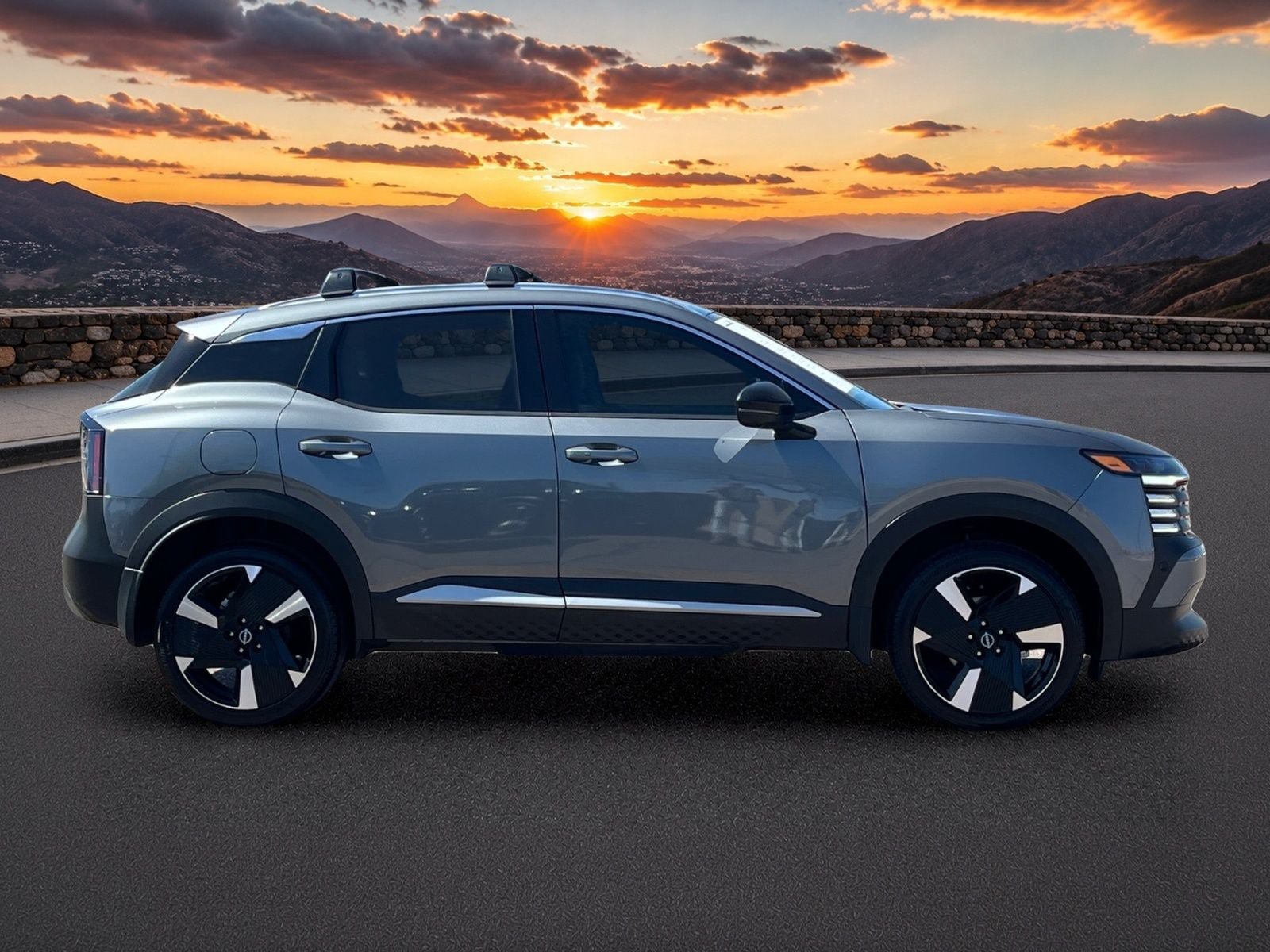 Used 2026 Nissan Kicks SR w/ Cold Weather Package FWD image 6