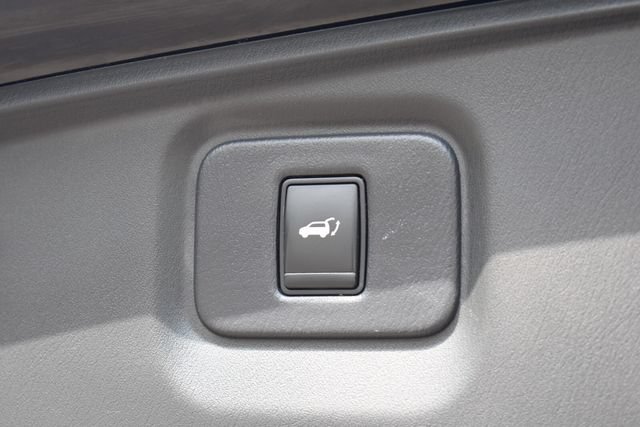 Used 2016 Nissan Pathfinder SL w/ SL Premium Package AWD/4WD image 21