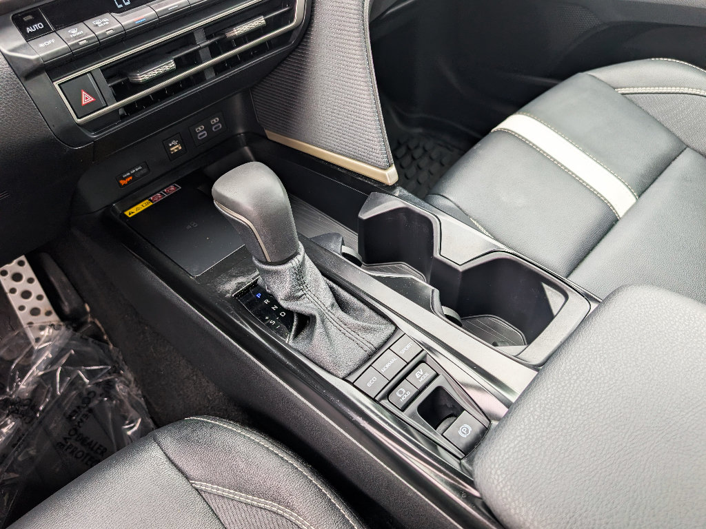 Used 2026 Toyota Camry SE FWD image 21
