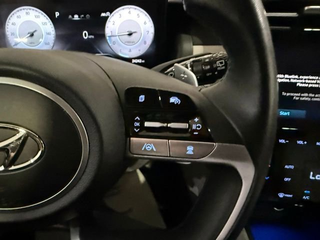 Used 2023 Hyundai Tucson Limited image 16