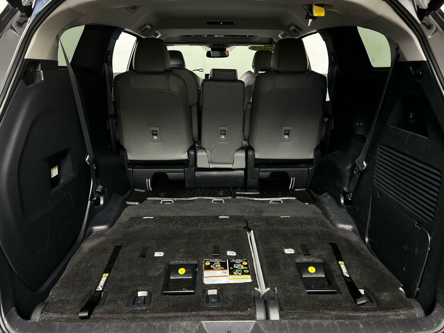 Used 2025 Toyota Sienna XLE w/ XLE Plus Package image 30