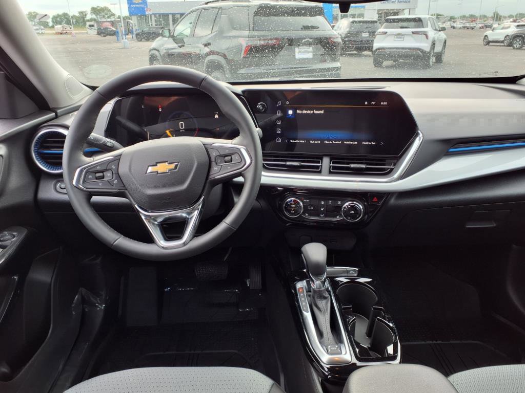 New 2025 Chevrolet Trax LT w/ LT Convenience Package FWD image 15