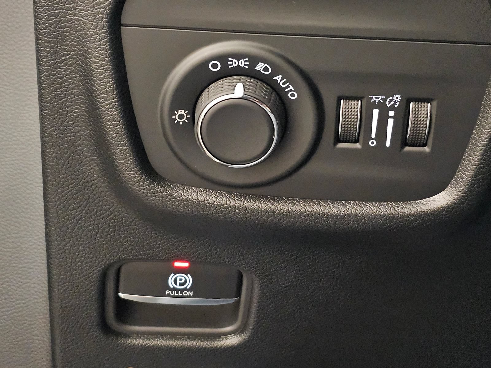 New 2026 Jeep Grand Cherokee Altitude AWD/4WD image 22