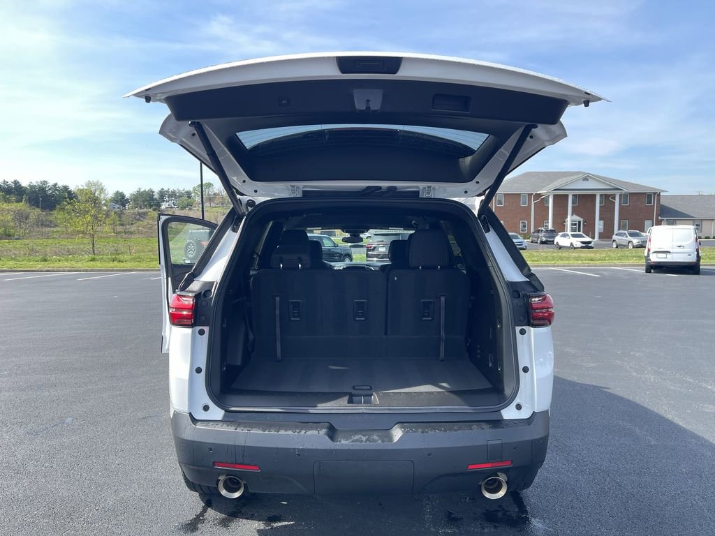 Used 2023 Chevrolet Traverse LT image 23