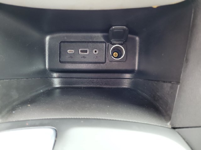 Used 2020 Chevrolet Equinox LS FWD image 33