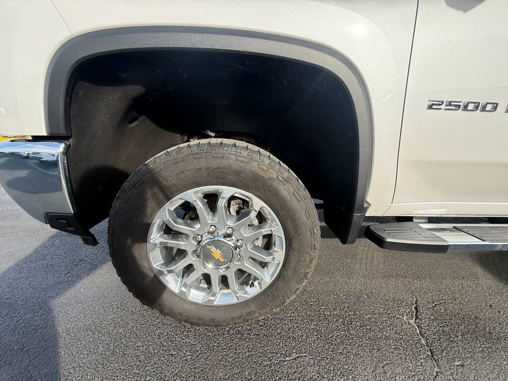 Used 2024 Chevrolet Silverado 2500 LTZ w/ LTZ Premium Package image 10