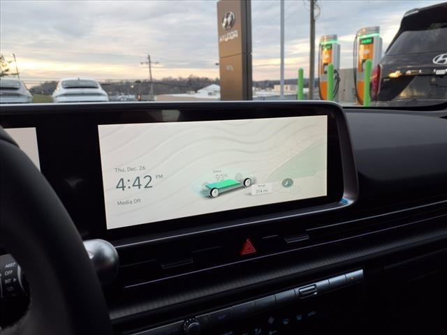 New 2025 Hyundai Ioniq 6 SEL image 11