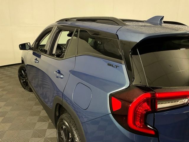 Used 2024 GMC Terrain SLT w/ Elevation Edition image 39