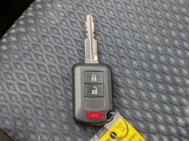 Used 2019 Mitsubishi Outlander ES FWD image 31