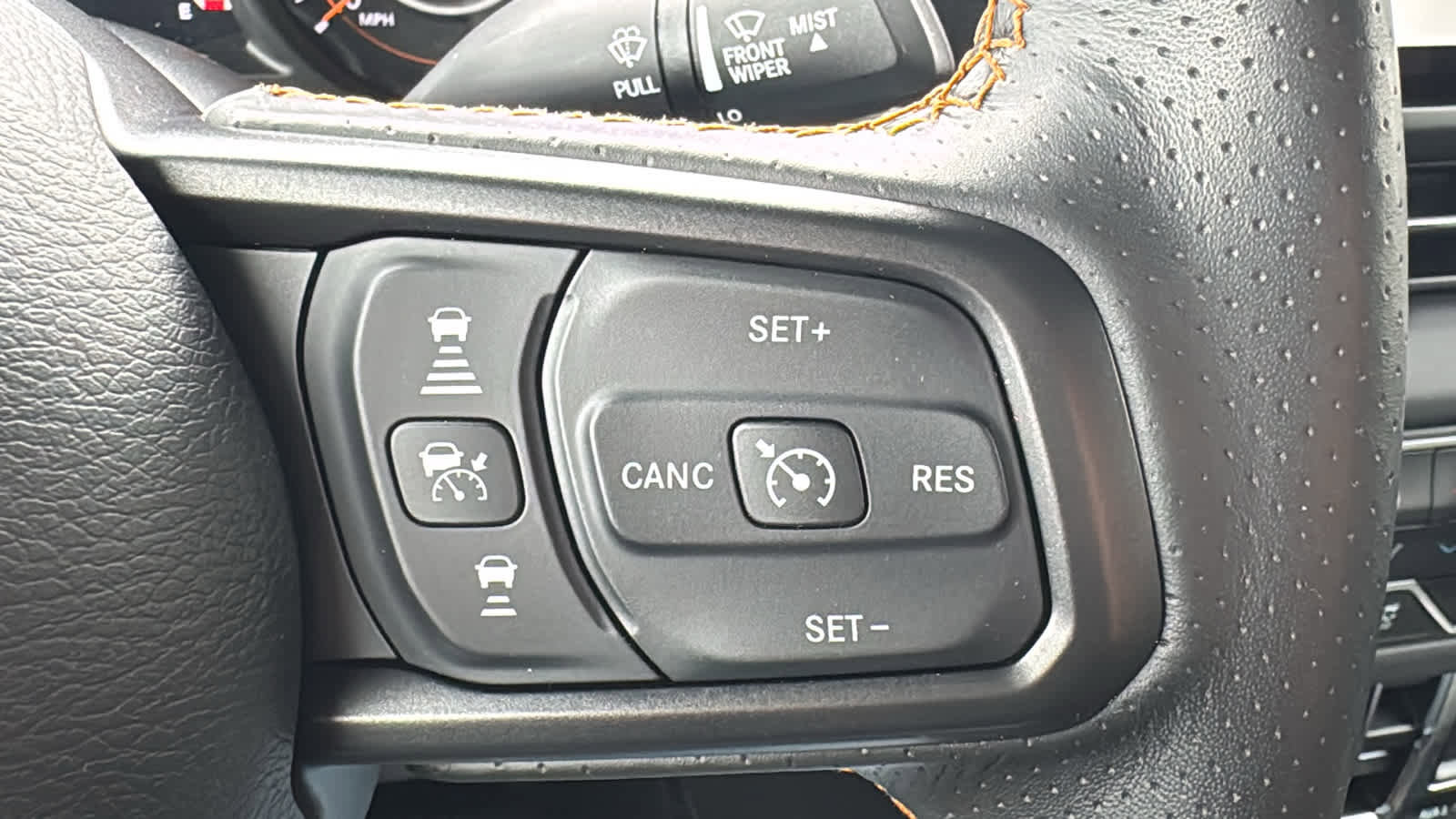 Used 2024 Jeep Gladiator Mojave w/ Technology Group AWD/4WD image 11