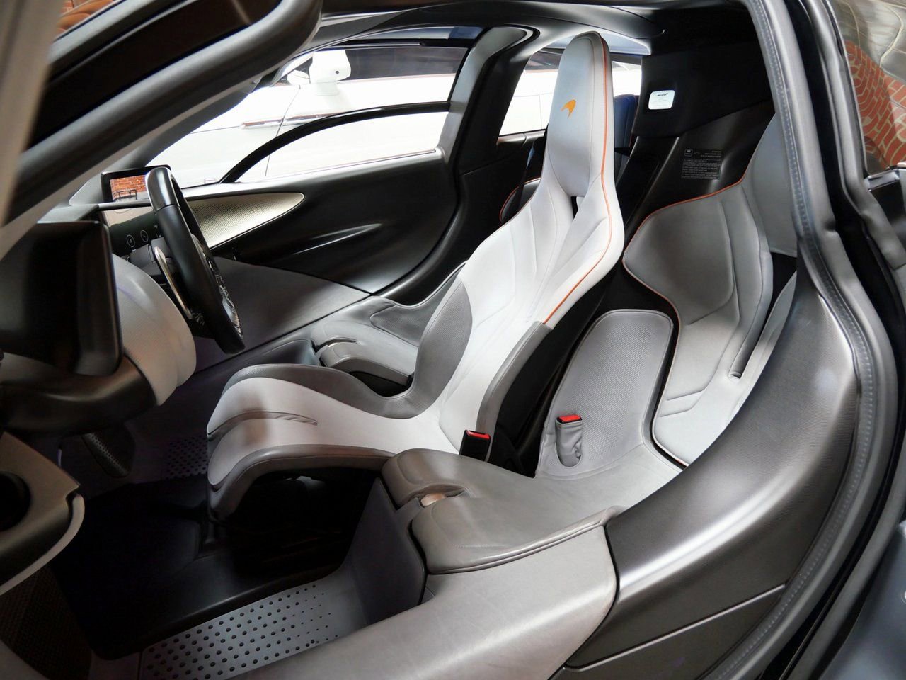 Used 2020 McLaren Speedtail RWD image 15