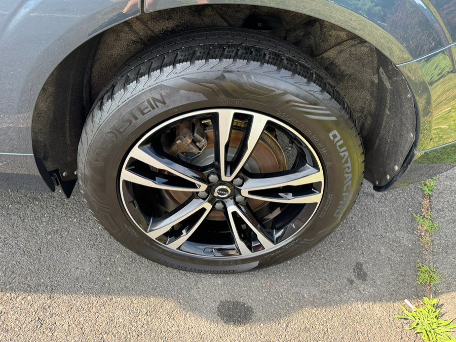 Used 2020 Volvo XC60 T6 Momentum AWD/4WD image 11