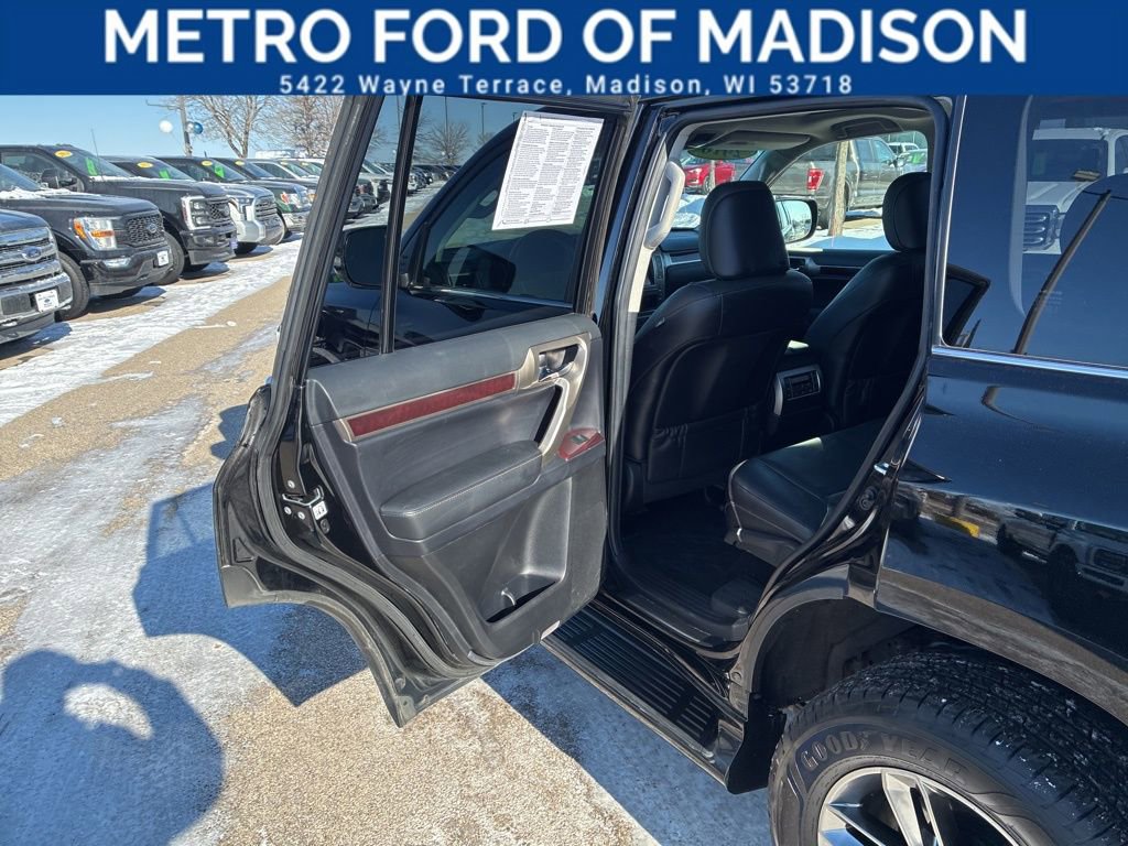 Used 2016 Lexus GX 460 image 37