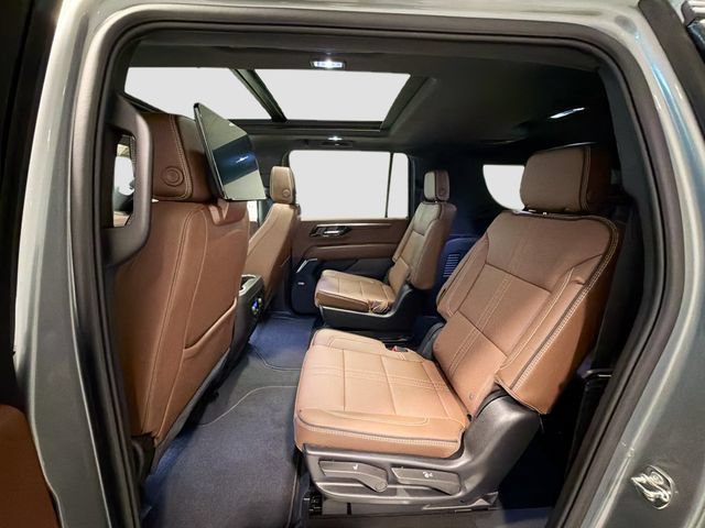 New 2026 Chevrolet Suburban High Country AWD/4WD image 23
