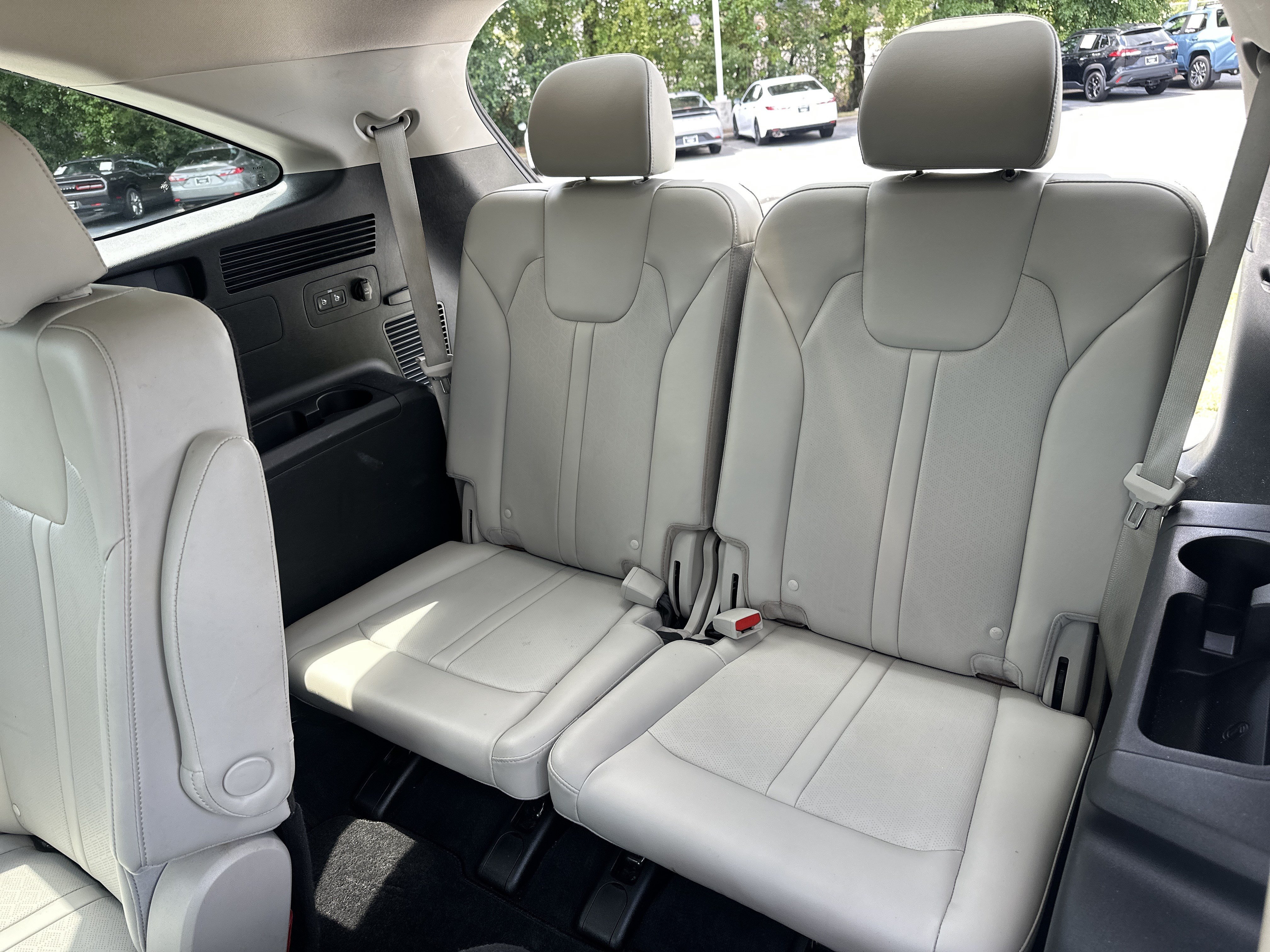 Used 2023 Kia Sorento SX FWD image 32