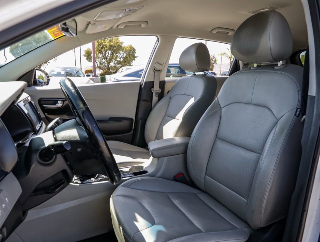 Used 2018 Kia Niro EX Premium FWD image 16