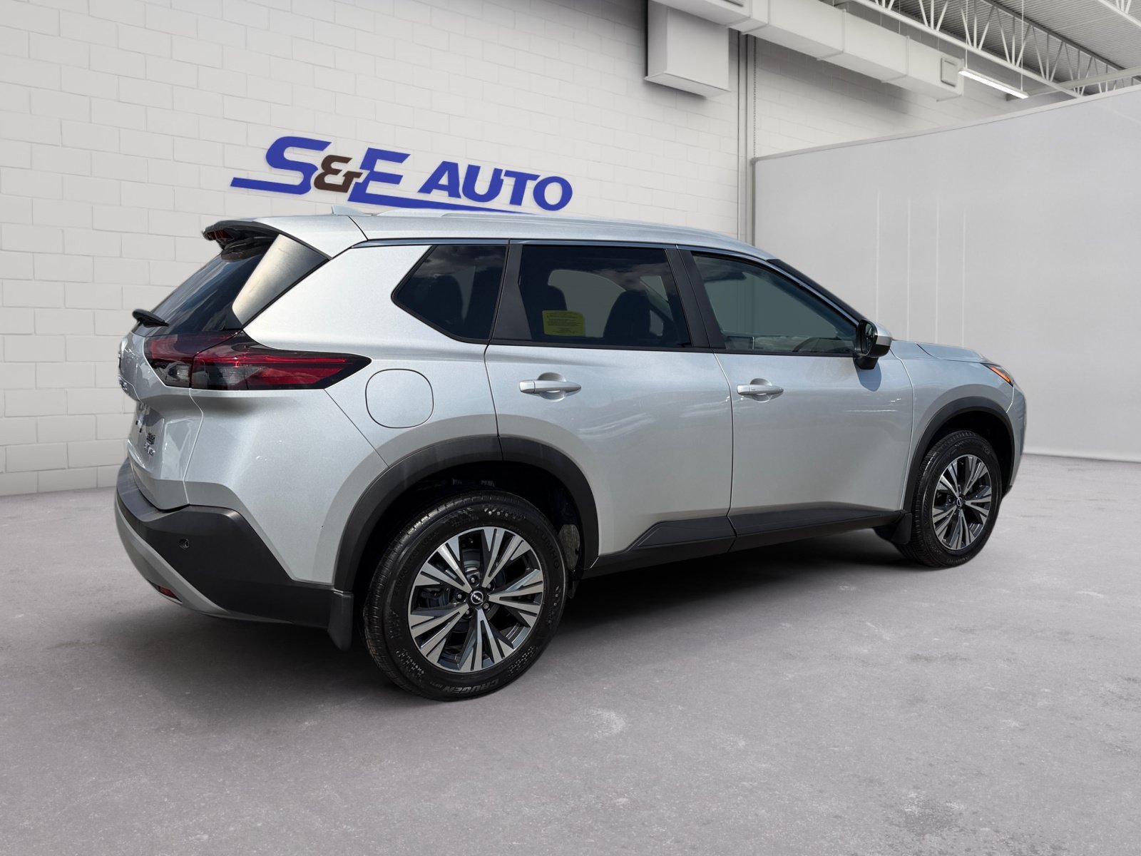 Used 2023 Nissan Rogue SV w/ SV Premium B Package AWD/4WD image 4