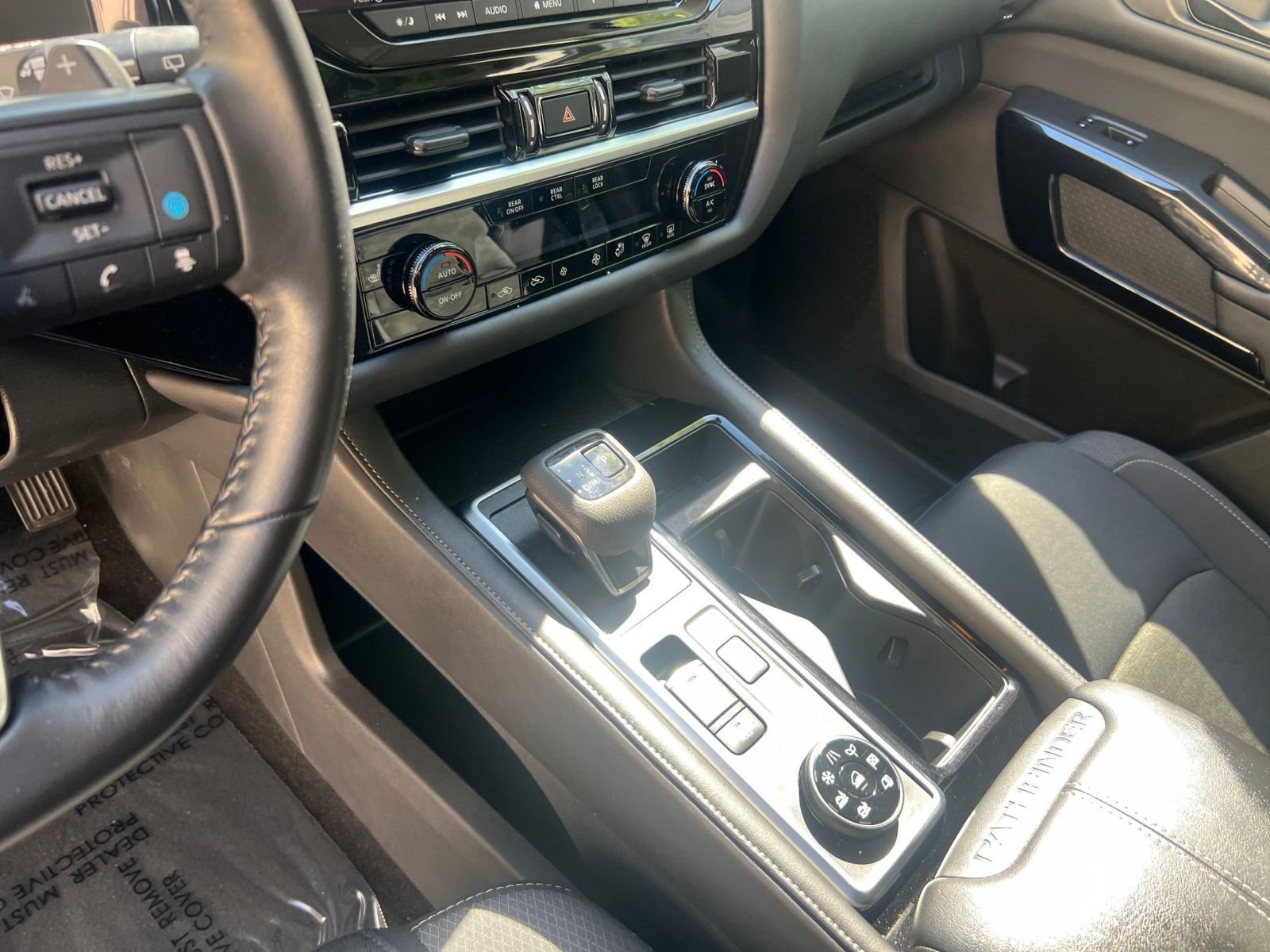 Used 2025 Nissan Pathfinder SV image 41