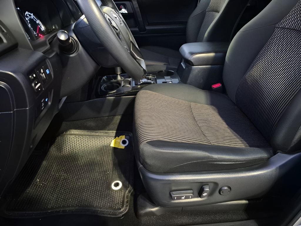 Used 2024 Toyota 4Runner TRD Off-Road image 31