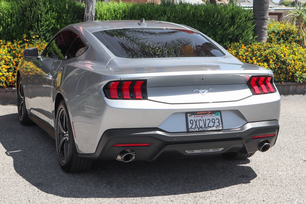Used 2025 Ford Mustang Coupe RWD image 6