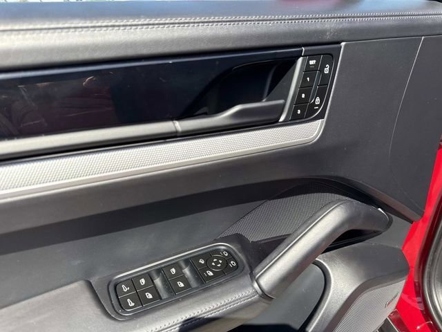 Used 2024 Porsche Cayenne Coupe AWD/4WD image 20