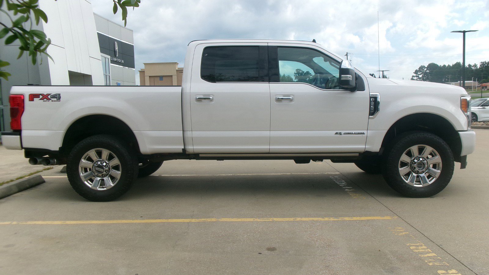 Used 2019 Ford F250 Platinum w/ Platinum Ultimate Package AWD/4WD image 7