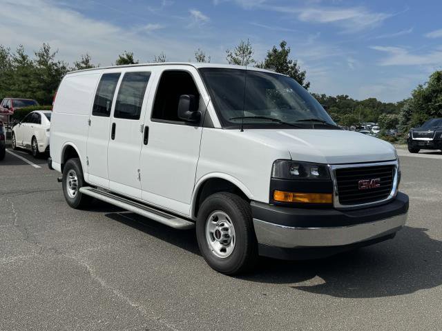 Used 2024 GMC Savana 2500 w/ Driver Convenience Package image 2
