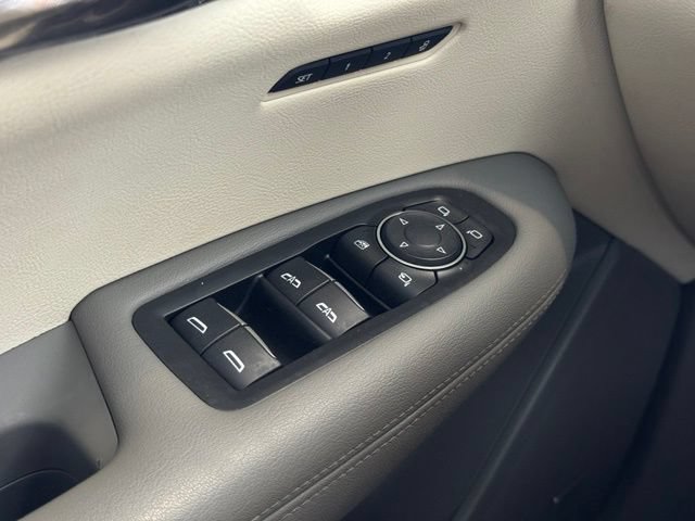 Used 2020 Cadillac XT6 Premium Luxury AWD/4WD image 38