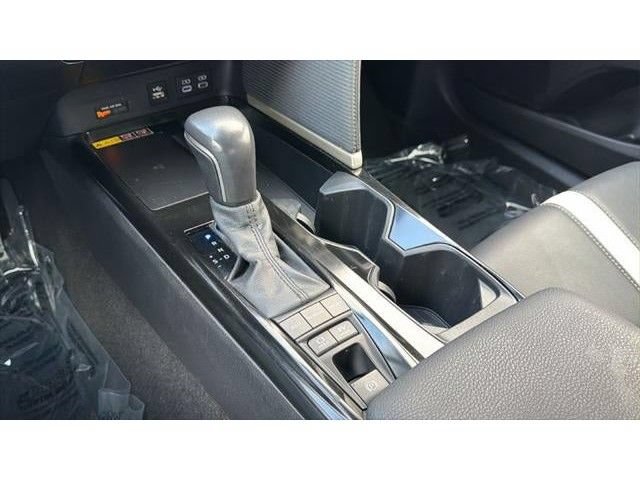Used 2025 Toyota Camry SE FWD image 31