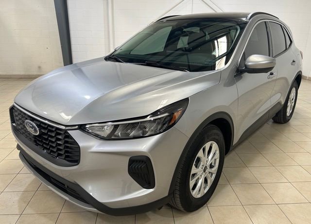 Used 2023 Ford Escape Active w/ Tech Pack #2 image 1