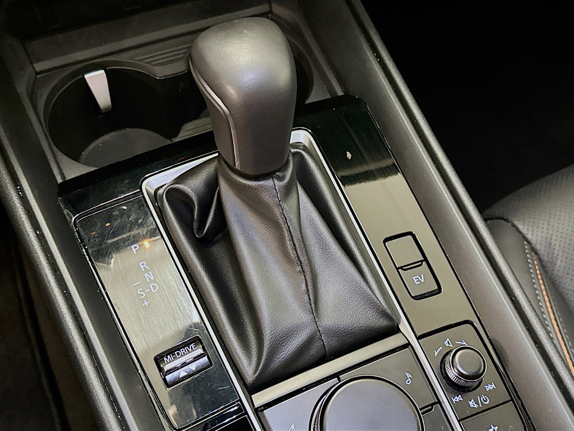 Used 2025 MAZDA CX-50 AWD 2.5 Hybrid w/ Premium Pkg image 25