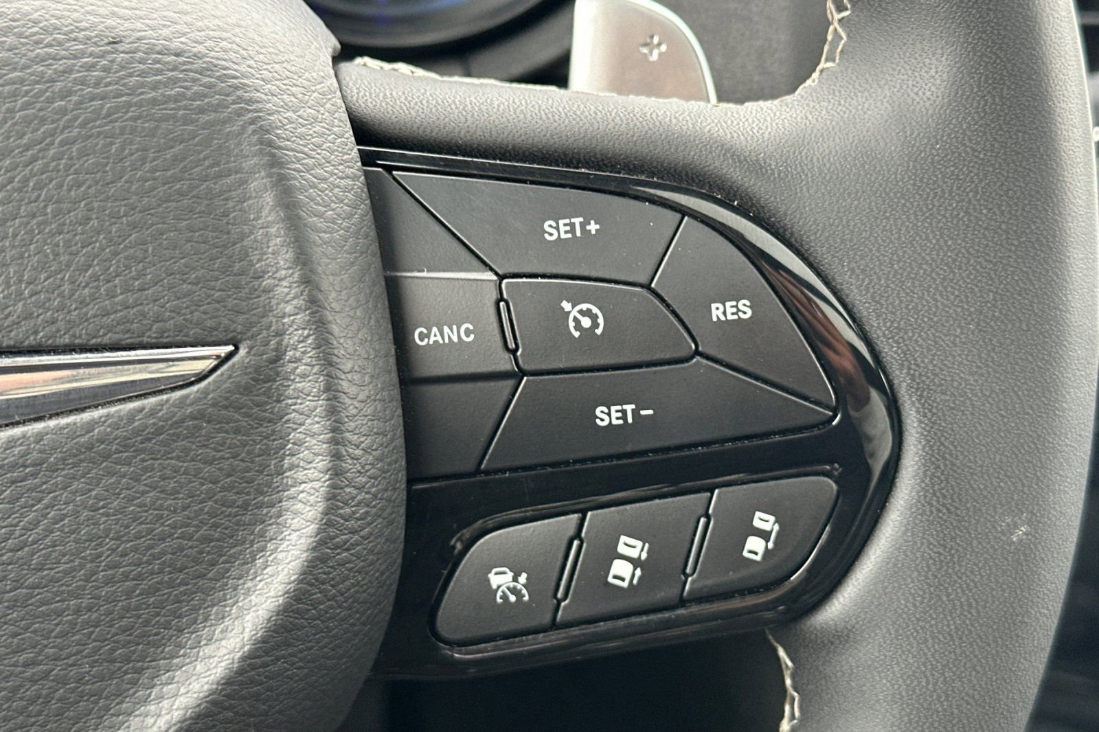 Used 2023 Chrysler 300 S w/ Comfort Group RWD image 27