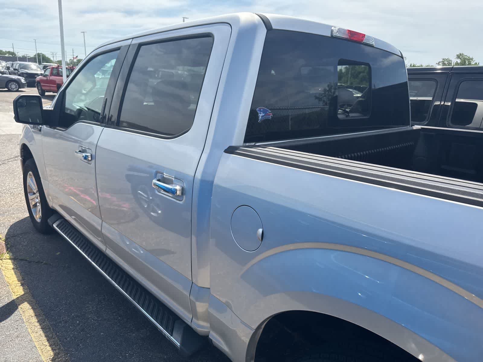Used 2019 Ford F150 XLT w/ Equipment Group 302A Luxury AWD/4WD image 19