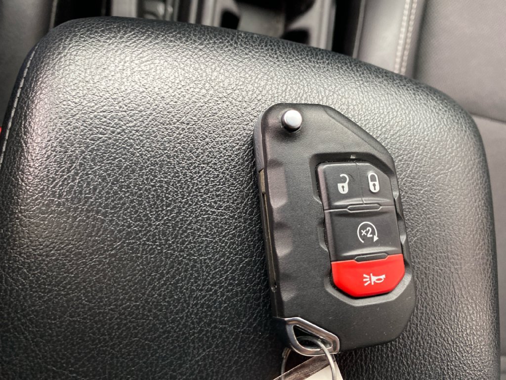 Used 2023 Jeep Wrangler Unlimited Sport AWD/4WD image 17