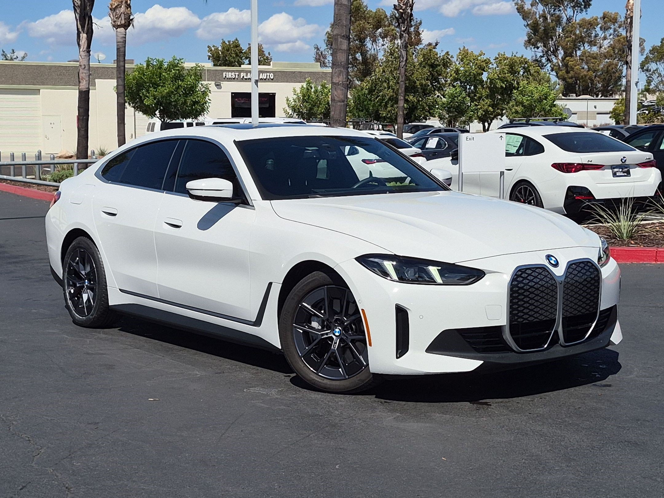 Certified 2025 BMW i4 xDrive40i w/ Premium Package AWD/4WD image 2