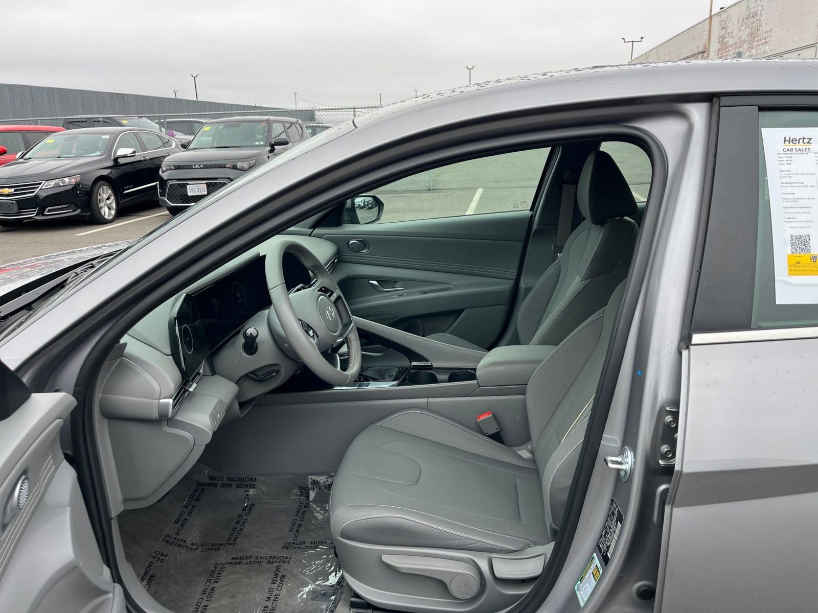 Used 2025 Hyundai Elantra SEL image 27
