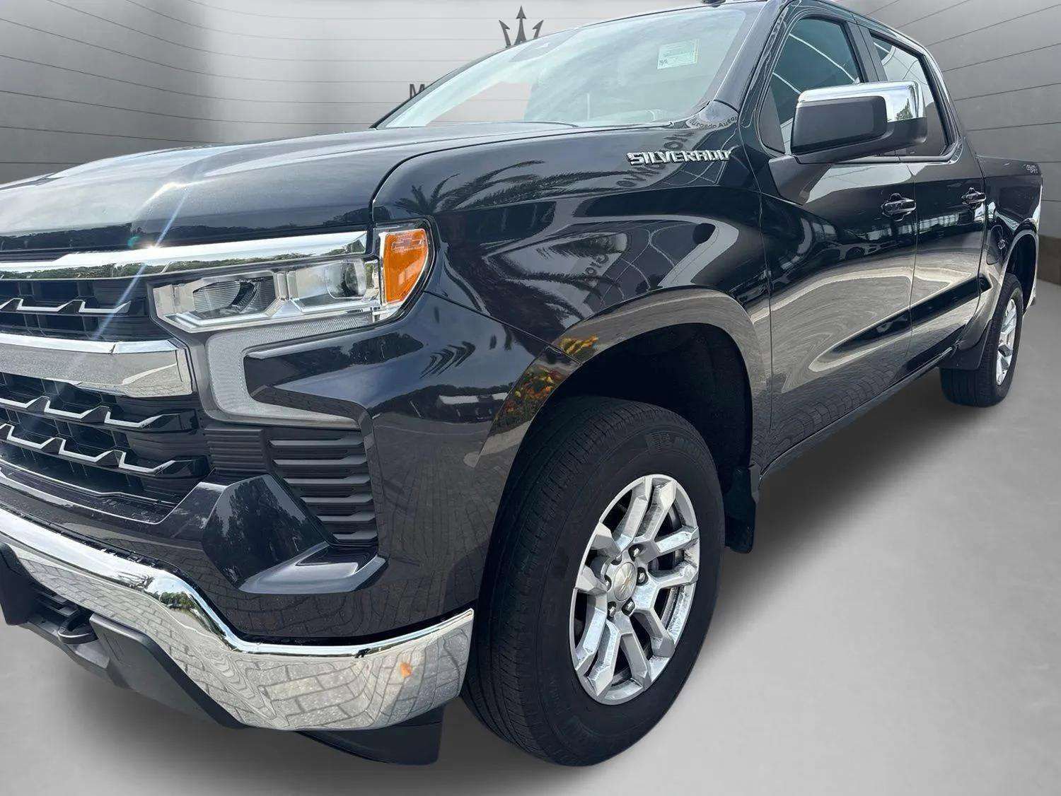 Used 2022 Chevrolet Silverado 1500 LT AWD/4WD image 49