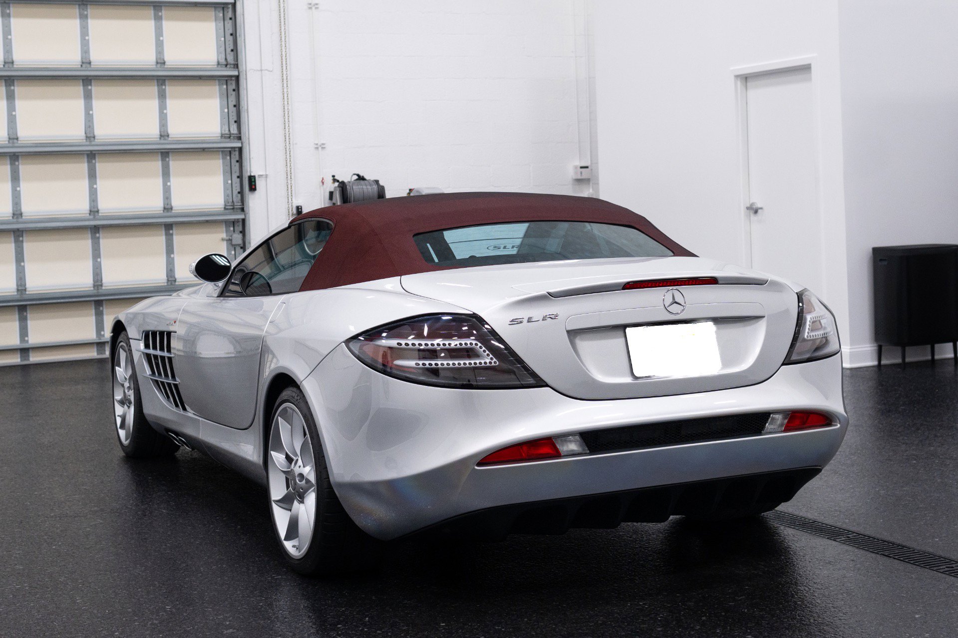 Used 2009 Mercedes-Benz SLR image 21