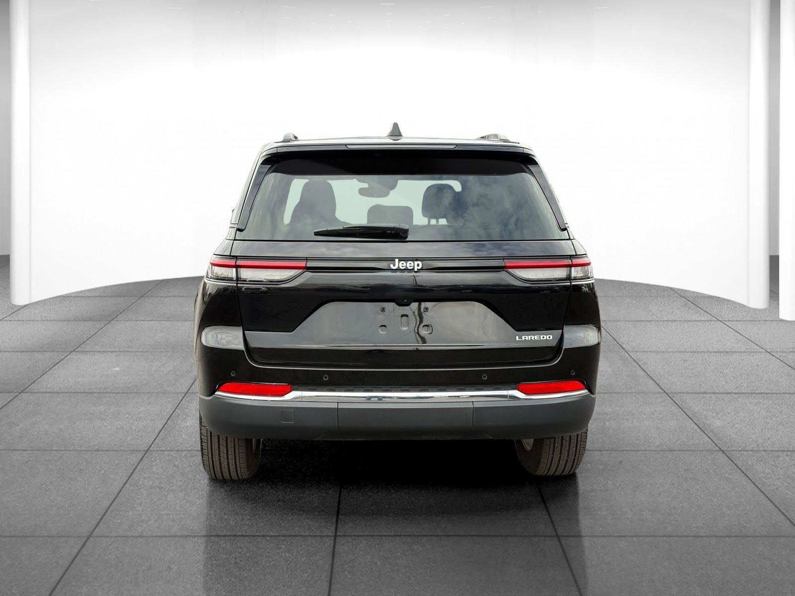 Used 2024 Jeep Grand Cherokee Laredo X w/ Luxury Tech Group I image 6