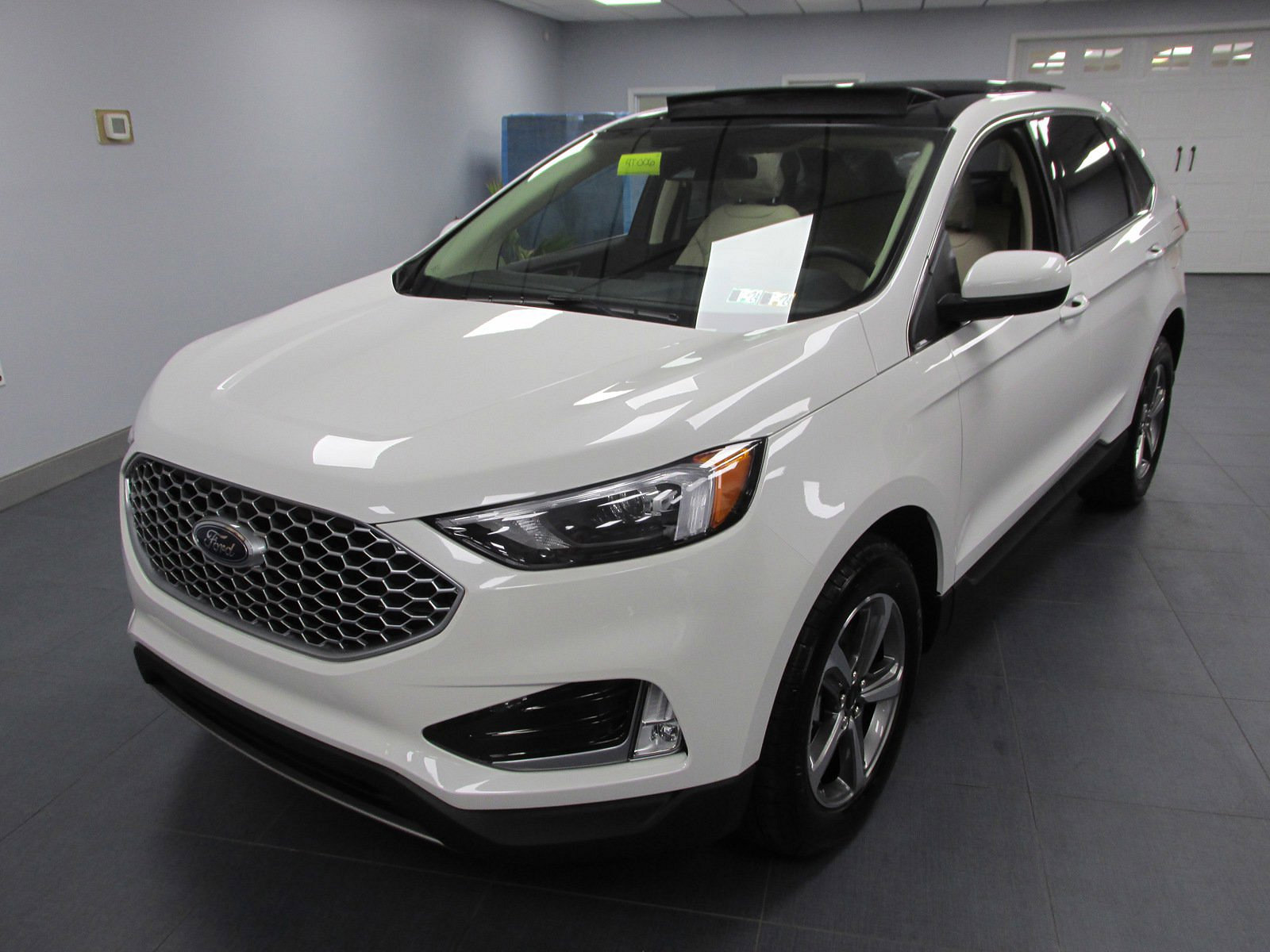 New 2024 Ford Edge SEL w/ Convenience Package