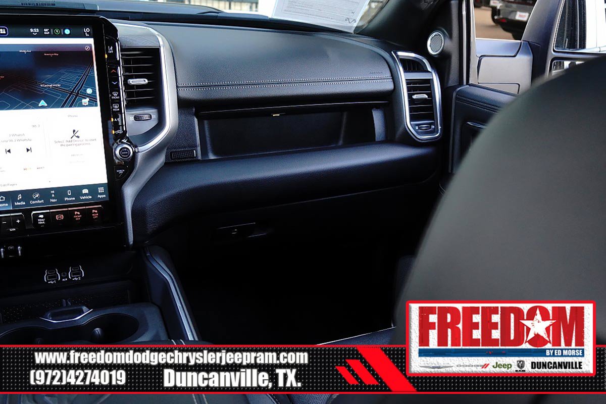 Used 2025 RAM 3500 Laramie AWD/4WD image 38