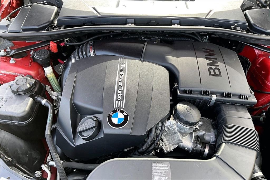 Used 2013 BMW 335i Convertible image 32