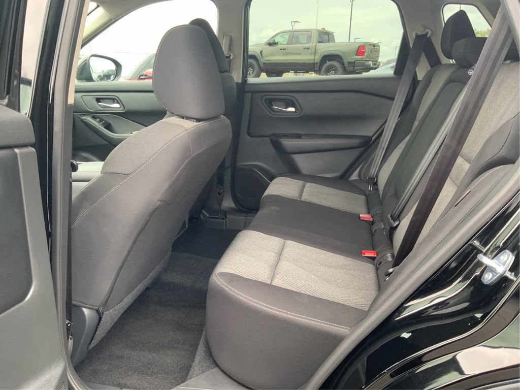 Used 2026 Nissan Rogue SV FWD image 10
