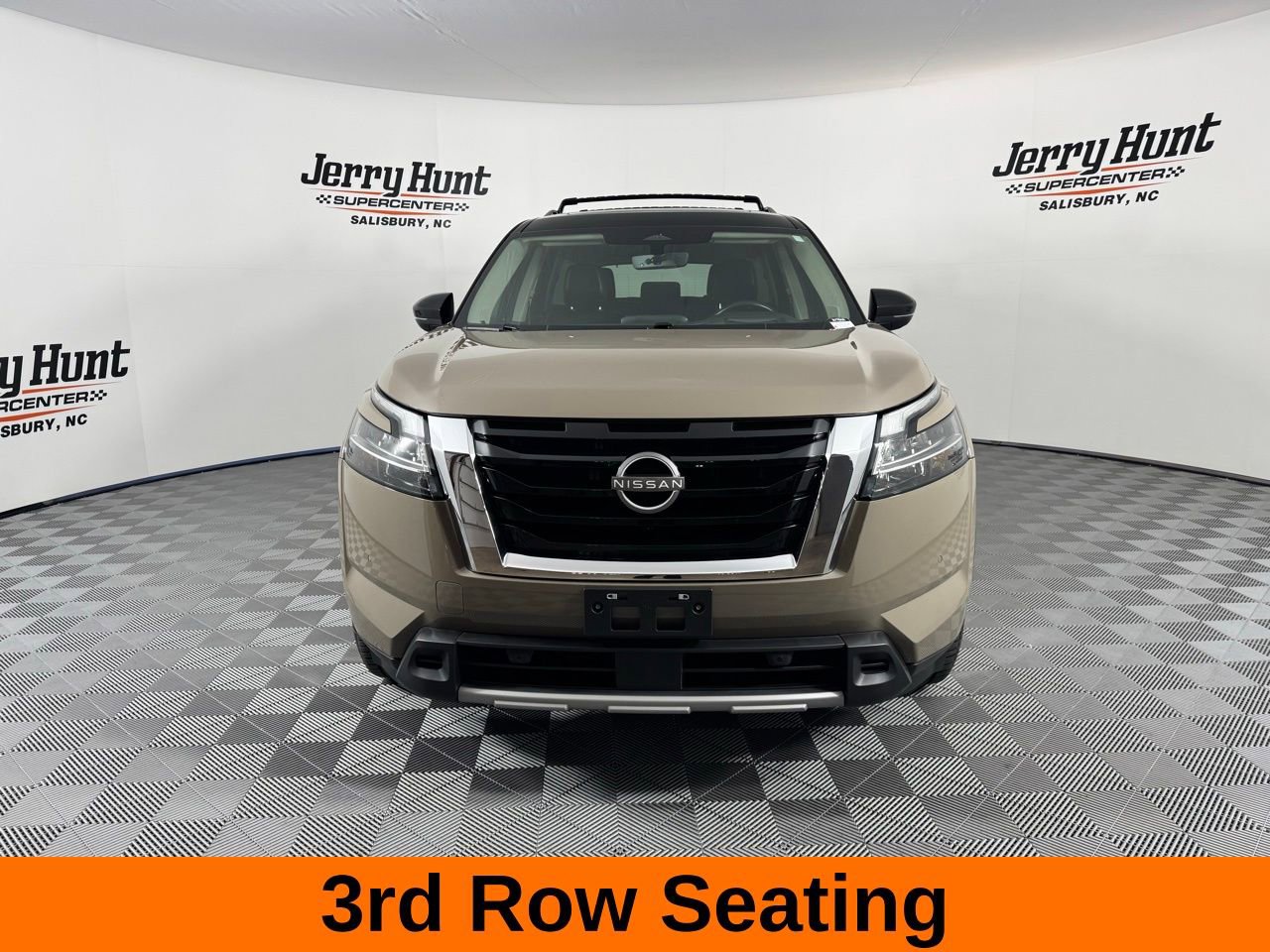 Used 2023 Nissan Pathfinder Platinum w/ Cargo Package image 6