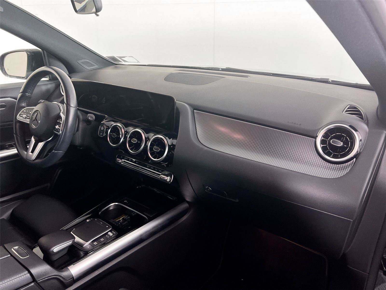 Used 2023 Mercedes-Benz GLA 250 4MATIC image 28