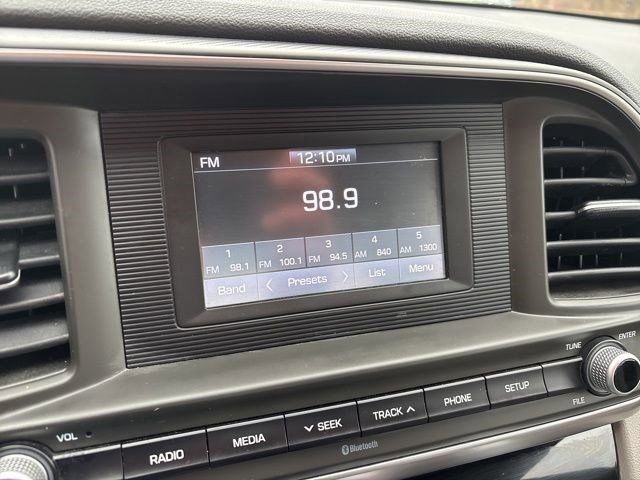 Used 2019 Hyundai Elantra SE image 20