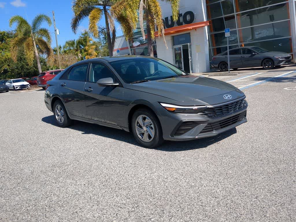 New 2026 Hyundai Elantra SE FWD image 9