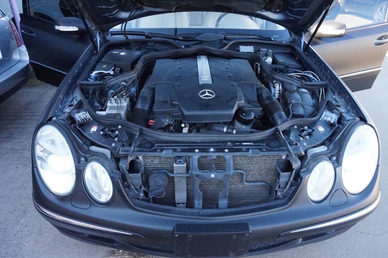 Used 2004 Mercedes-Benz E 500 4MATIC Wagon image 28
